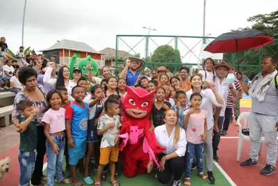Tres parques recreo deportivos entregó el gobernador Orlando Benítez en zona rural de San Andrés de Sotavento.
